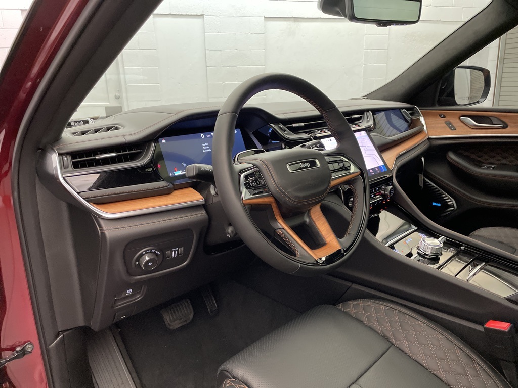 2025 Jeep Grand Cherokee L Summit Reserve photo 17