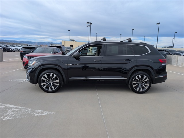 2022 Volkswagen Atlas V6 SEL Premium R-Line photo 2