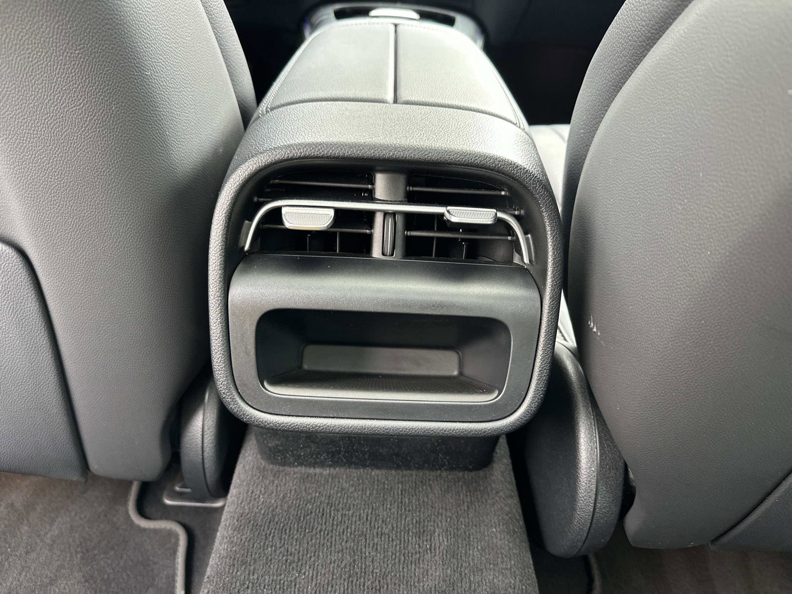 2025 Mercedes Benz E 350 4MATIC photo 12