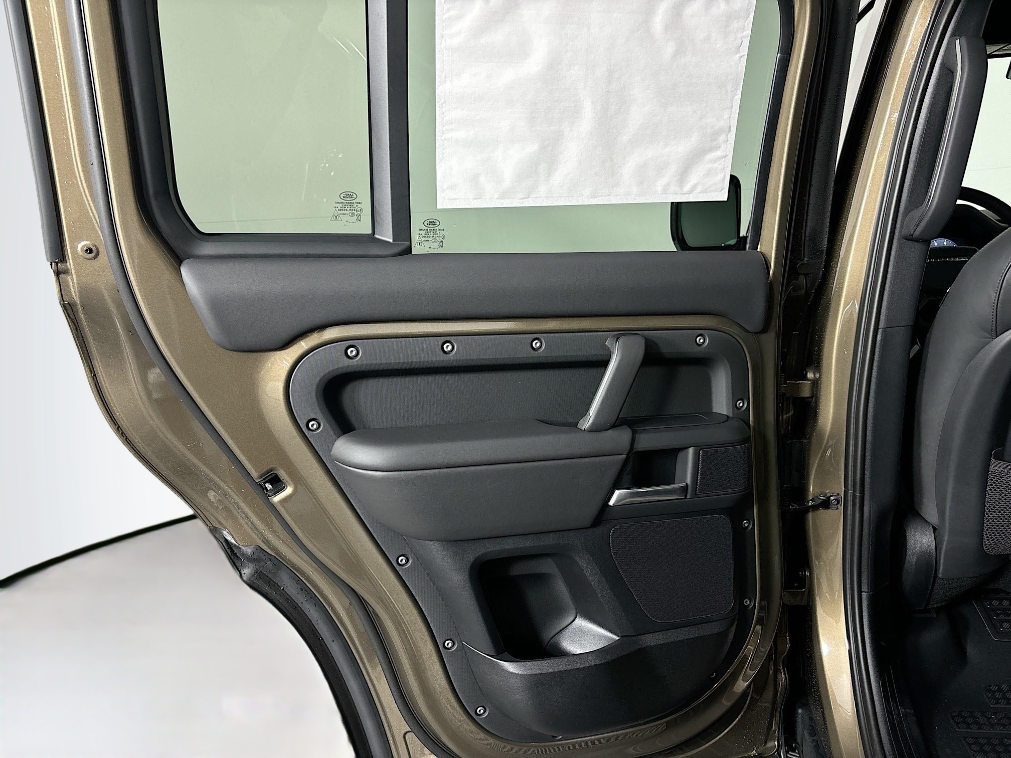 2025 Land Rover Defender 130 S photo 23