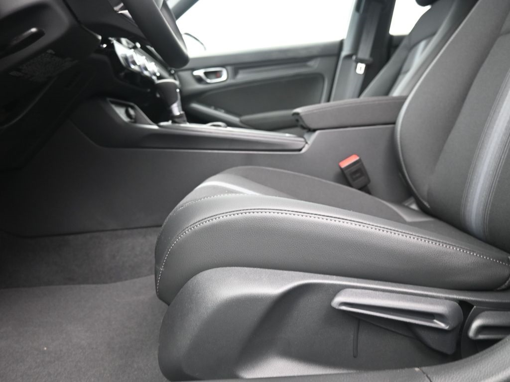 2025 Honda Civic Hatchback Sport photo 14