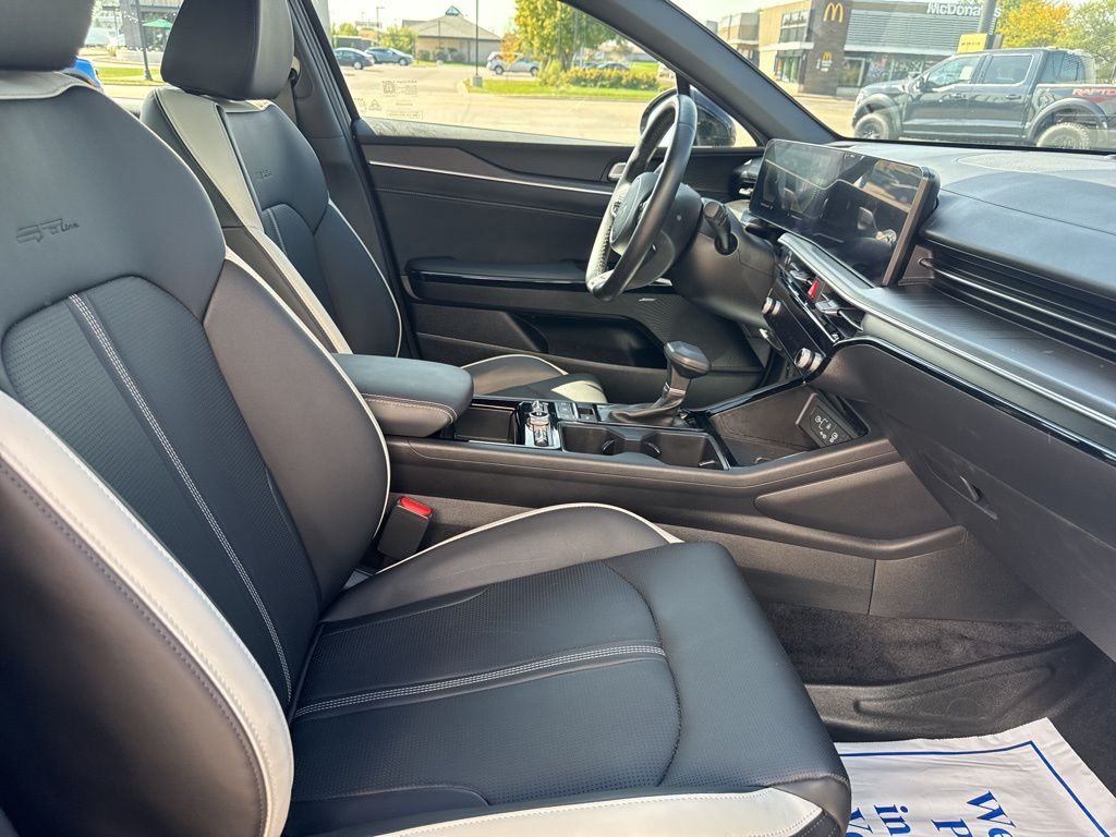 2025 Kia K5 GT-Line photo 26