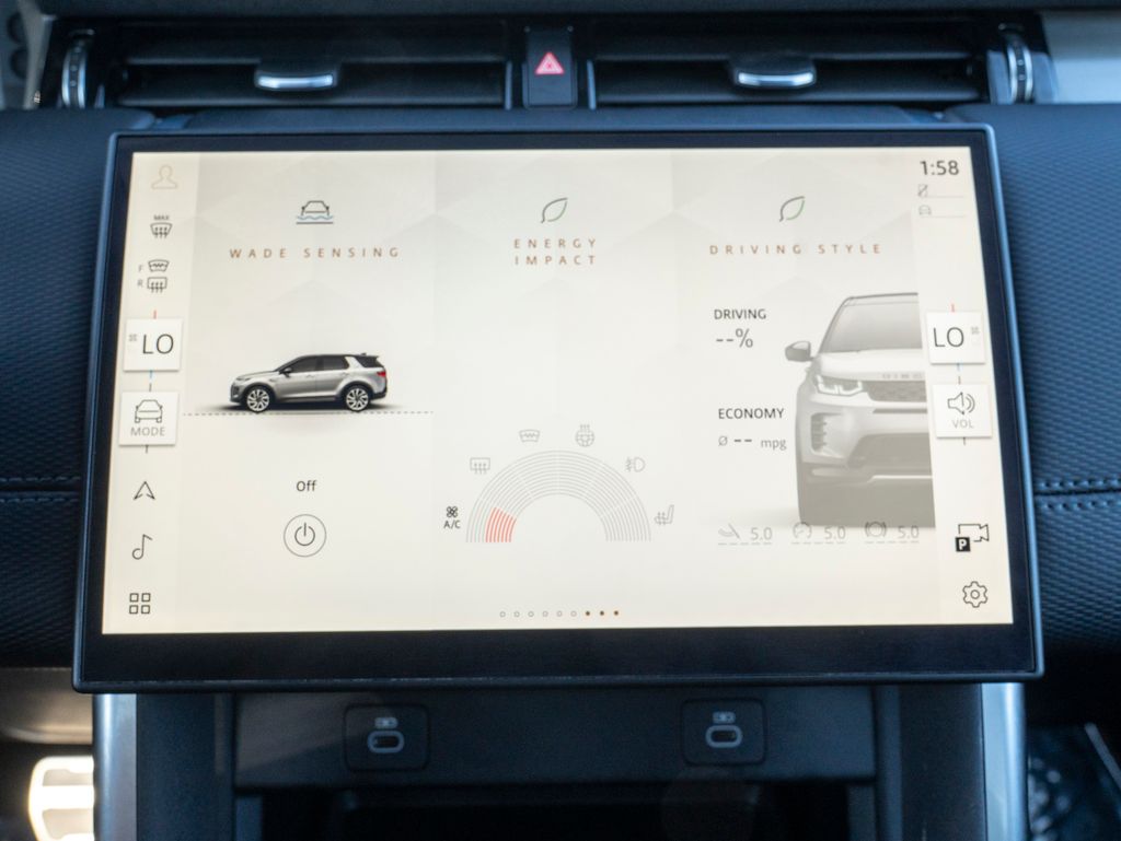 2025 Land Rover Discovery Sport SE photo 21