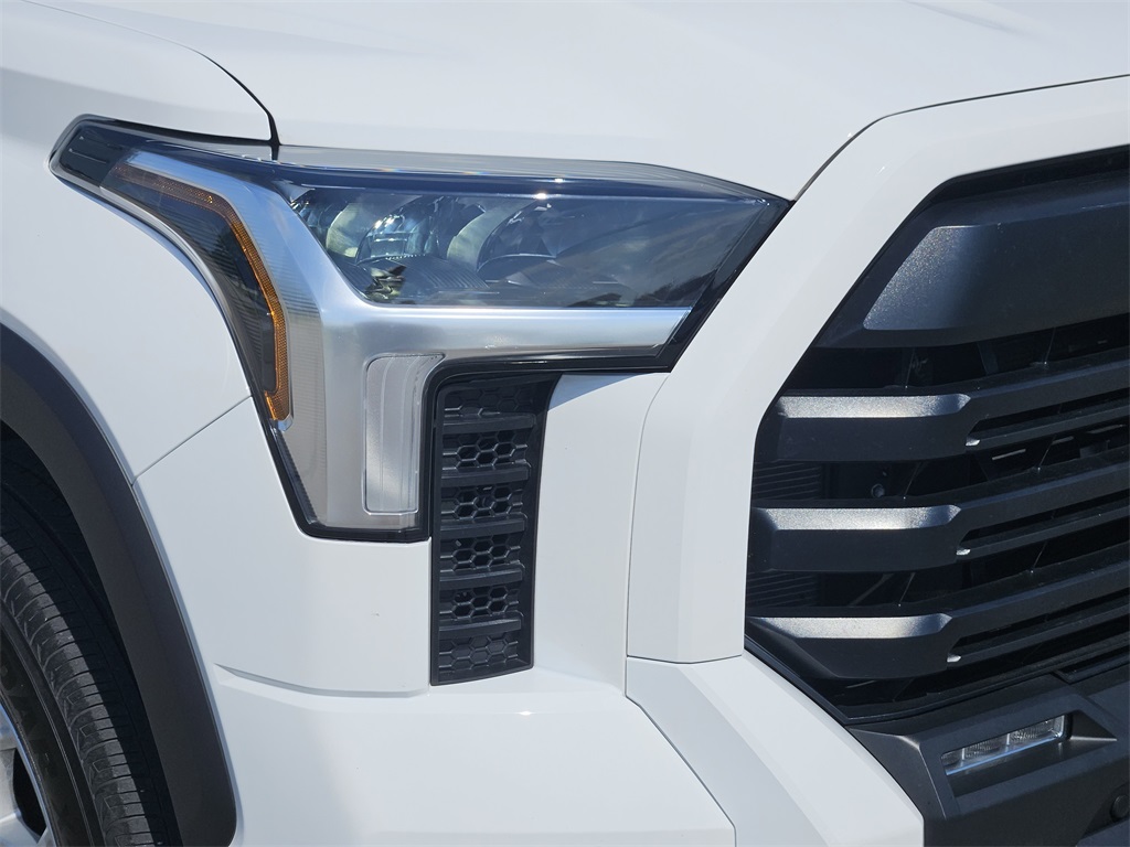 2024 Toyota Tundra SR5 CrewMax photo 3