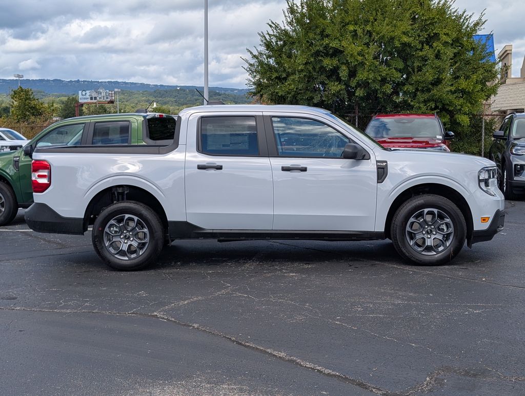 2025 Ford Maverick XLT photo 2