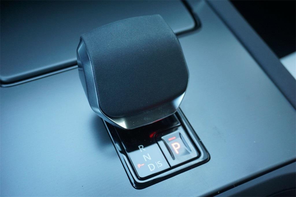 2025 Land Rover Discovery Sport Dynamic SE photo 10