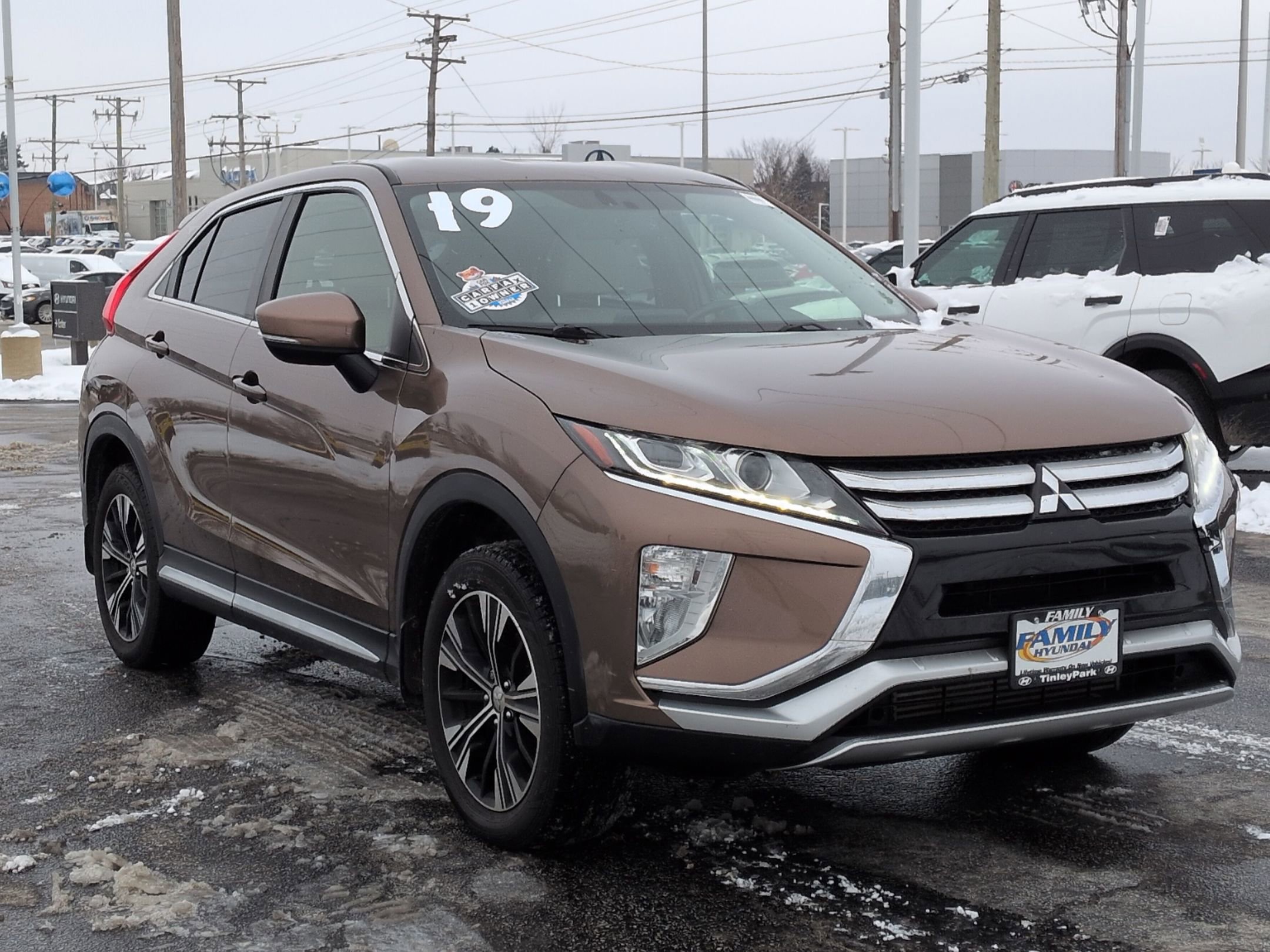 2019 Mitsubishi Eclipse Cross SE's photo