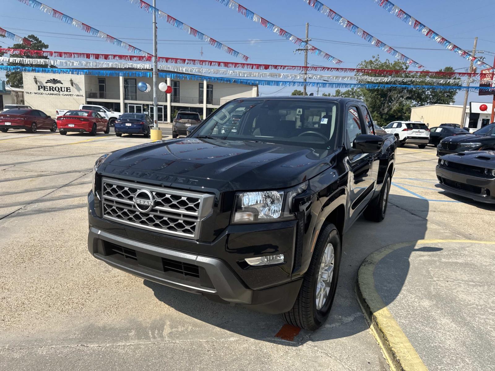 2024 Nissan Frontier SV photo 3