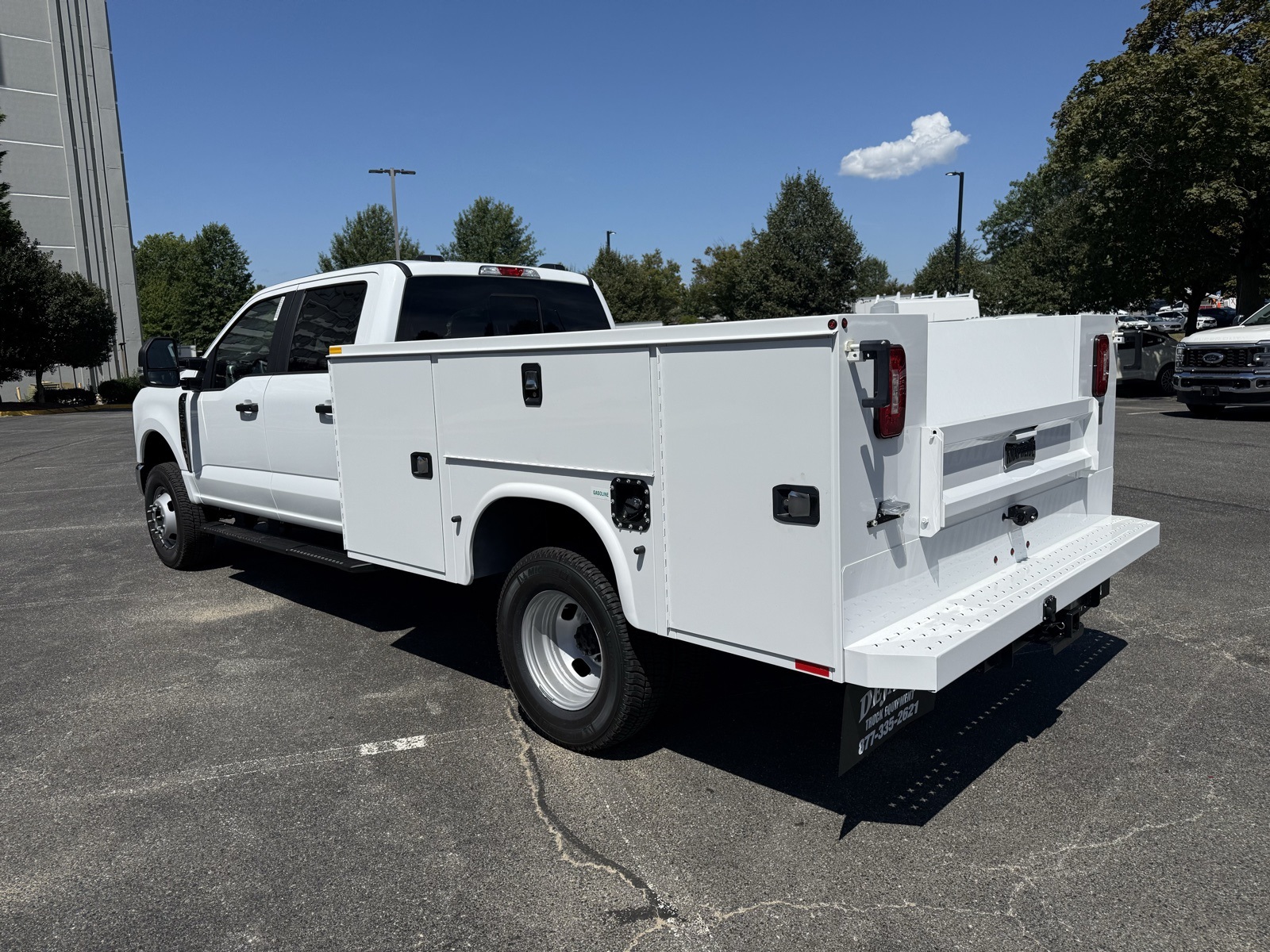 2025 Ford F-350 photo 2