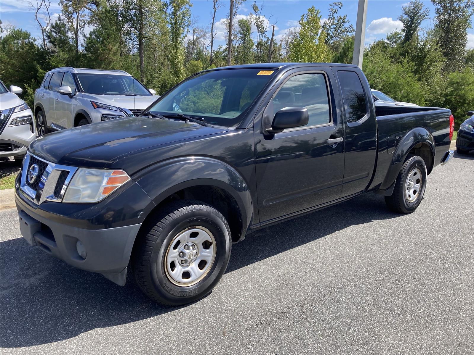 2013 Nissan Frontier S photo 2