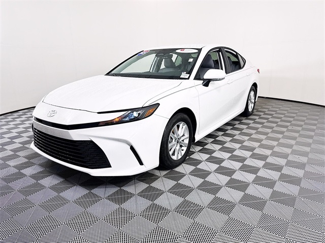 2025 Toyota Camry LE photo 3