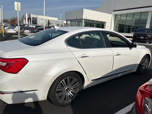 2014 Kia Cadenza Premium photo 3