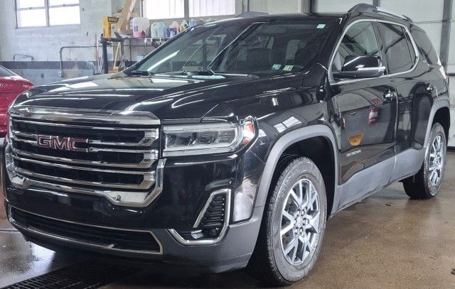 2023 GMC Acadia SLT's photo