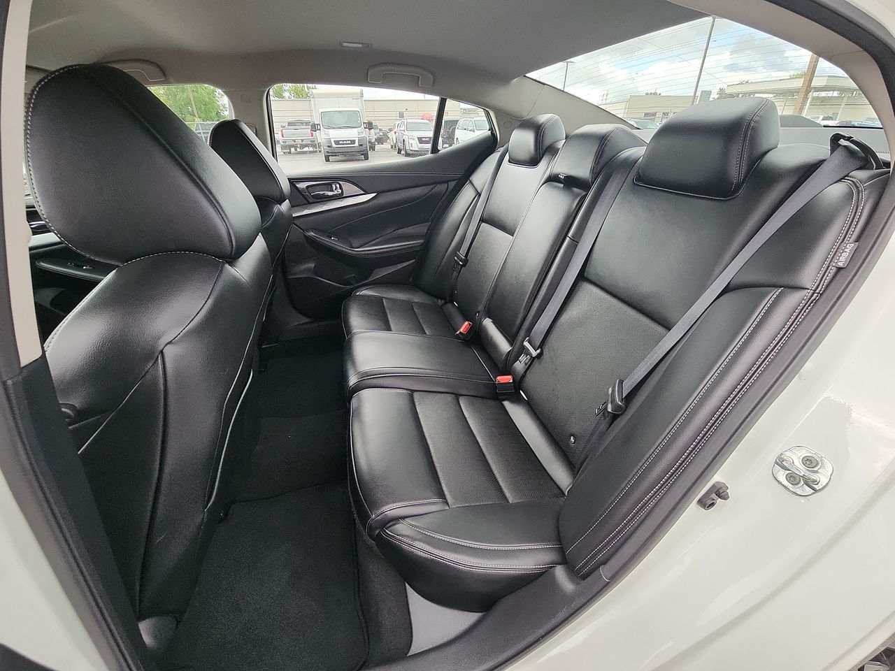2023 Nissan Maxima SV photo 22