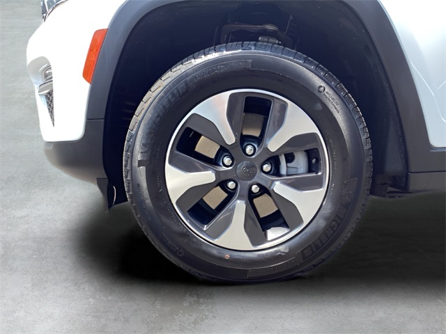 2023 Jeep Cherokee Sport photo 12