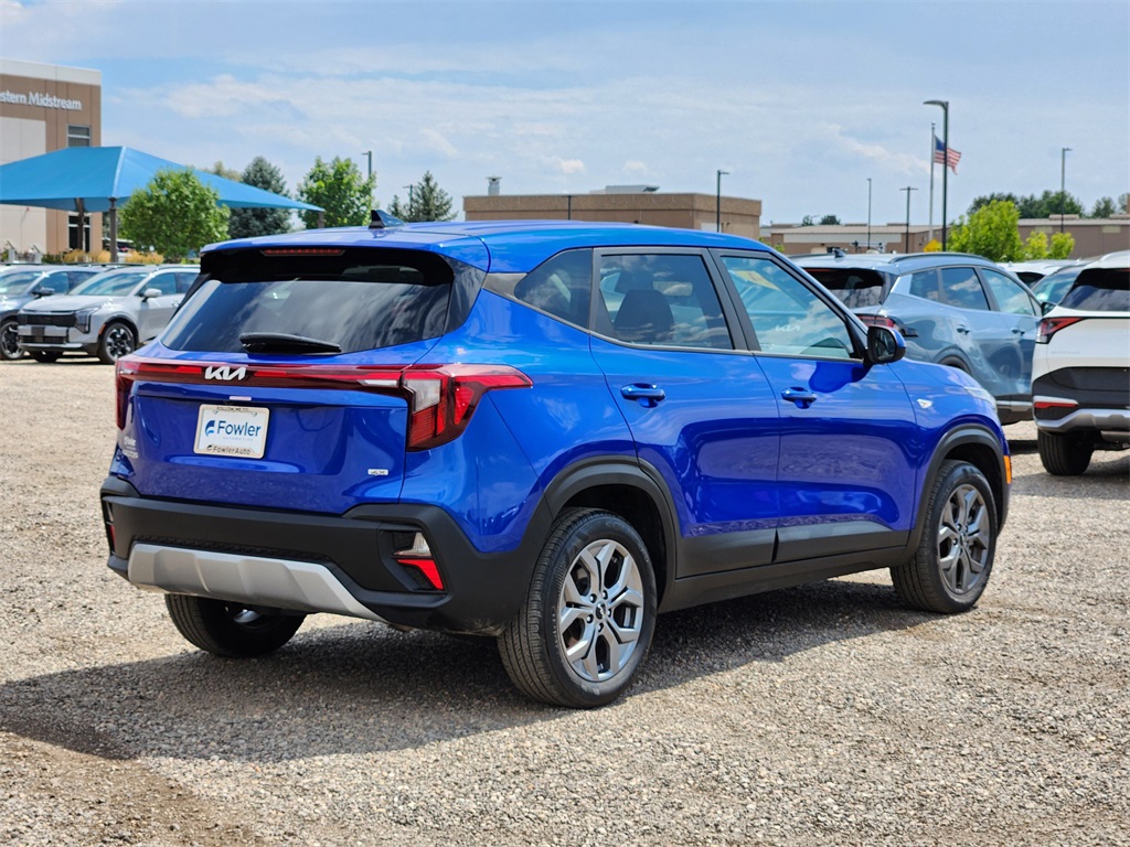 2024 Kia Seltos LX photo 3