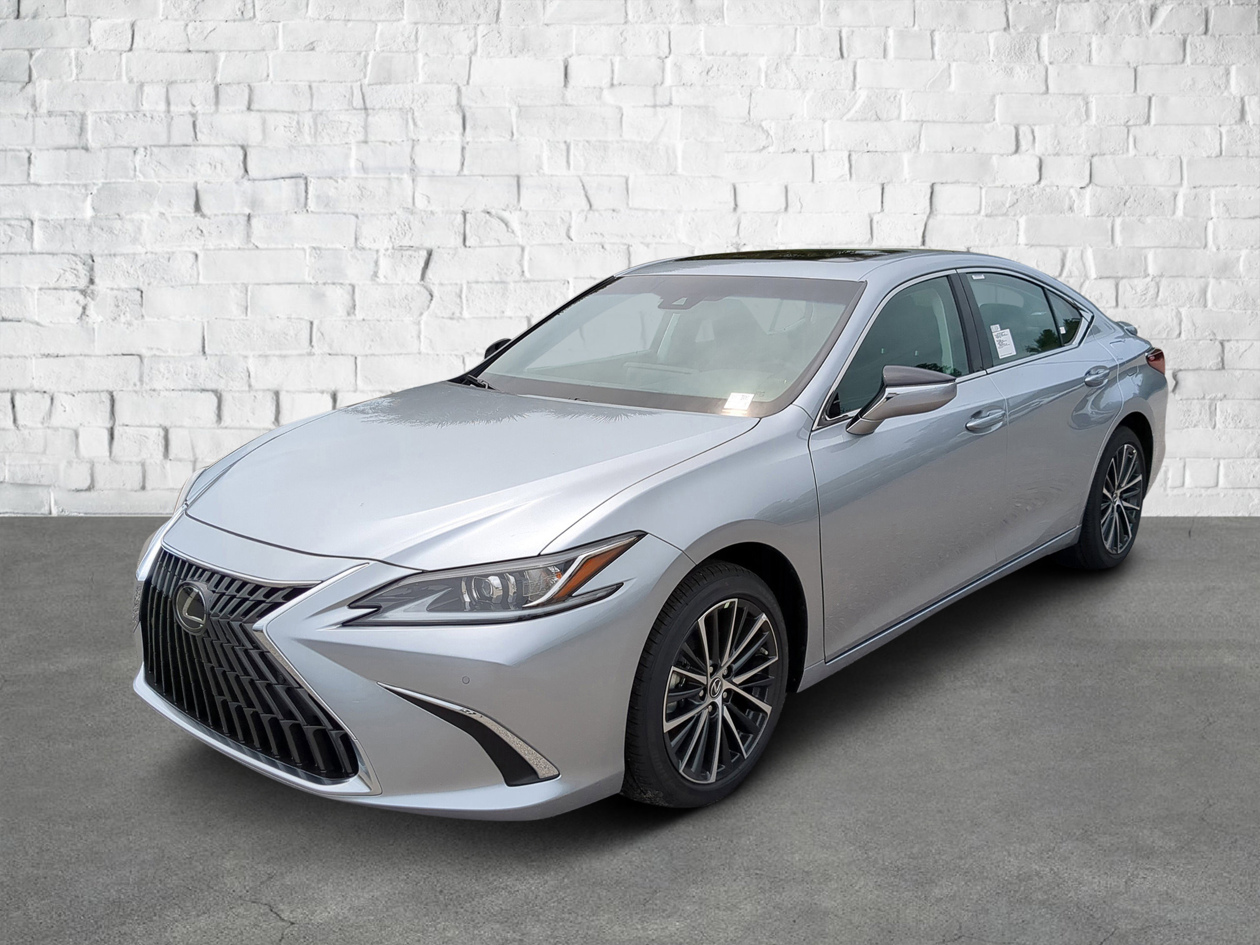 2025 Lexus ES 300h photo 8