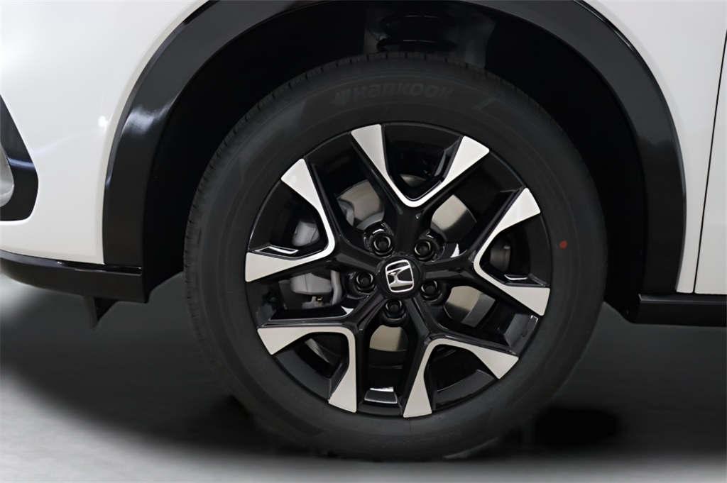2026 Toyota RAV4 LE photo 3