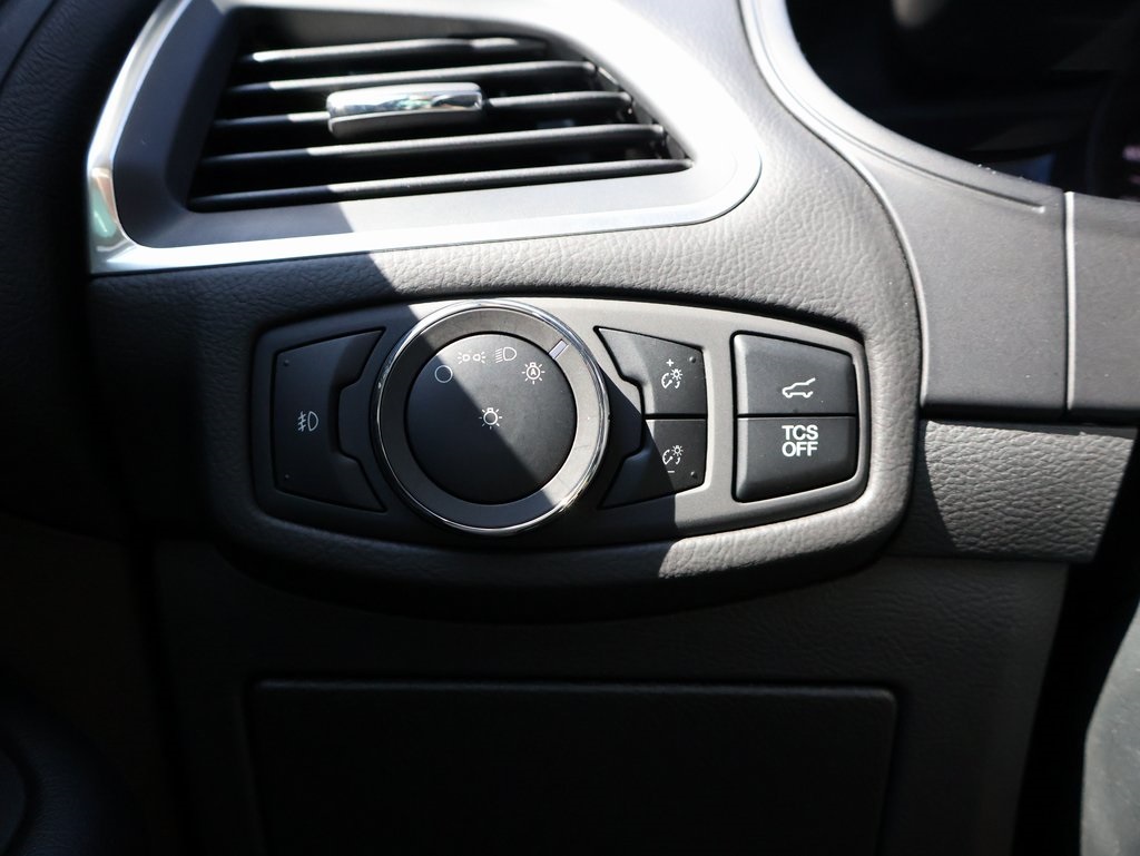 2024 Ford Edge Titanium photo 29