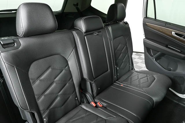 2025 Volkswagen Atlas SE Technology photo 19
