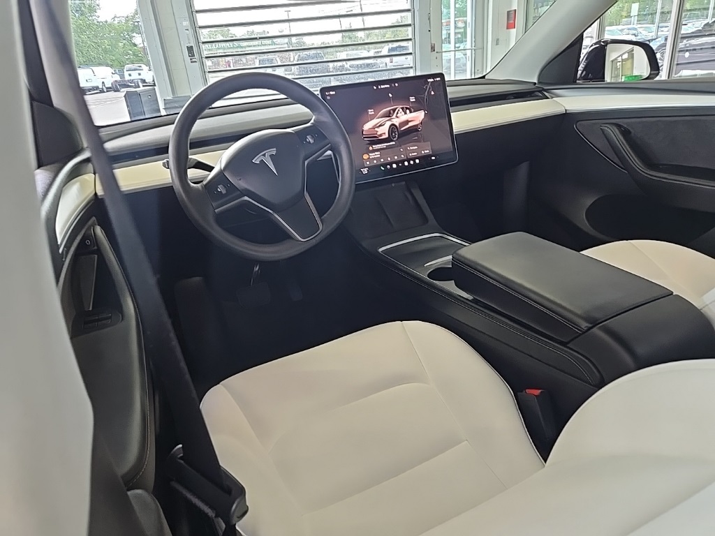 2023 Tesla Model Y Long Range photo 17