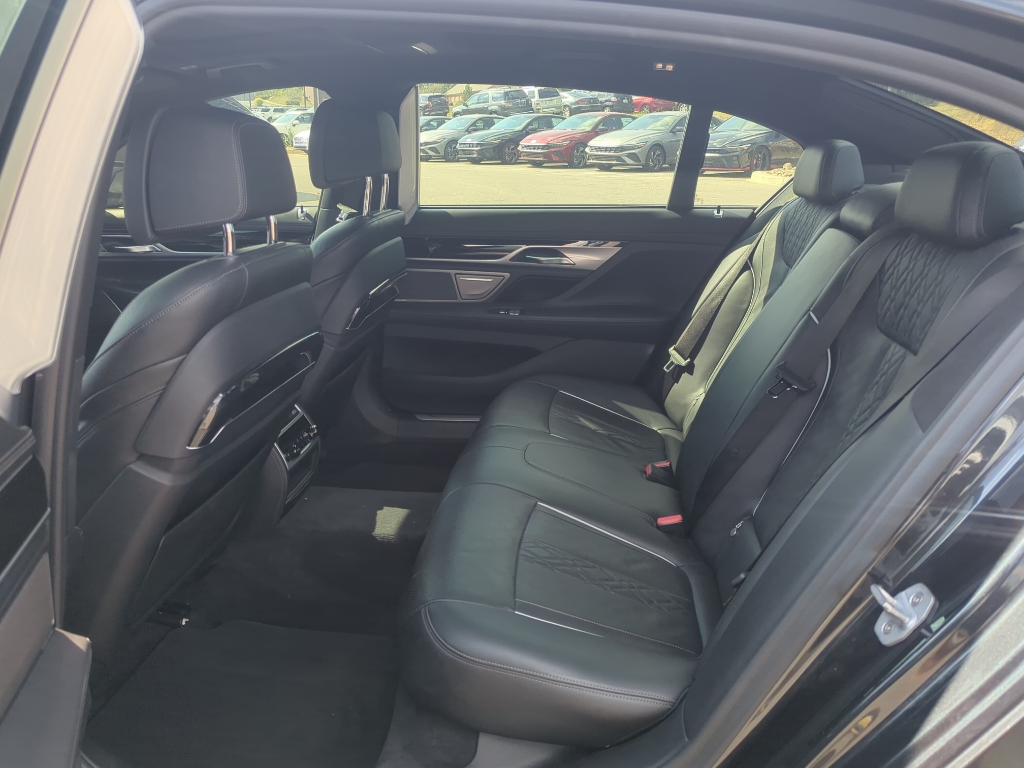 2019 Bmw 750i Sedan photo 10