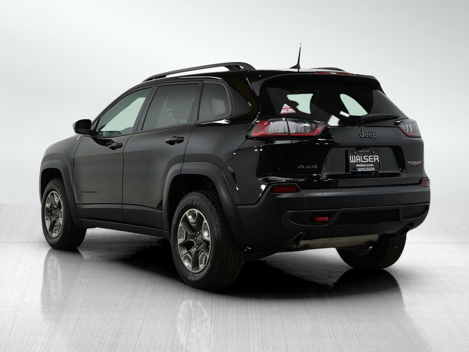 2020 Jeep Cherokee Trailhawk photo 2