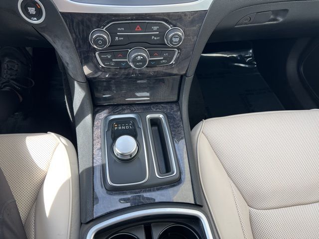 2023 Chrysler 300 Touring L photo 10