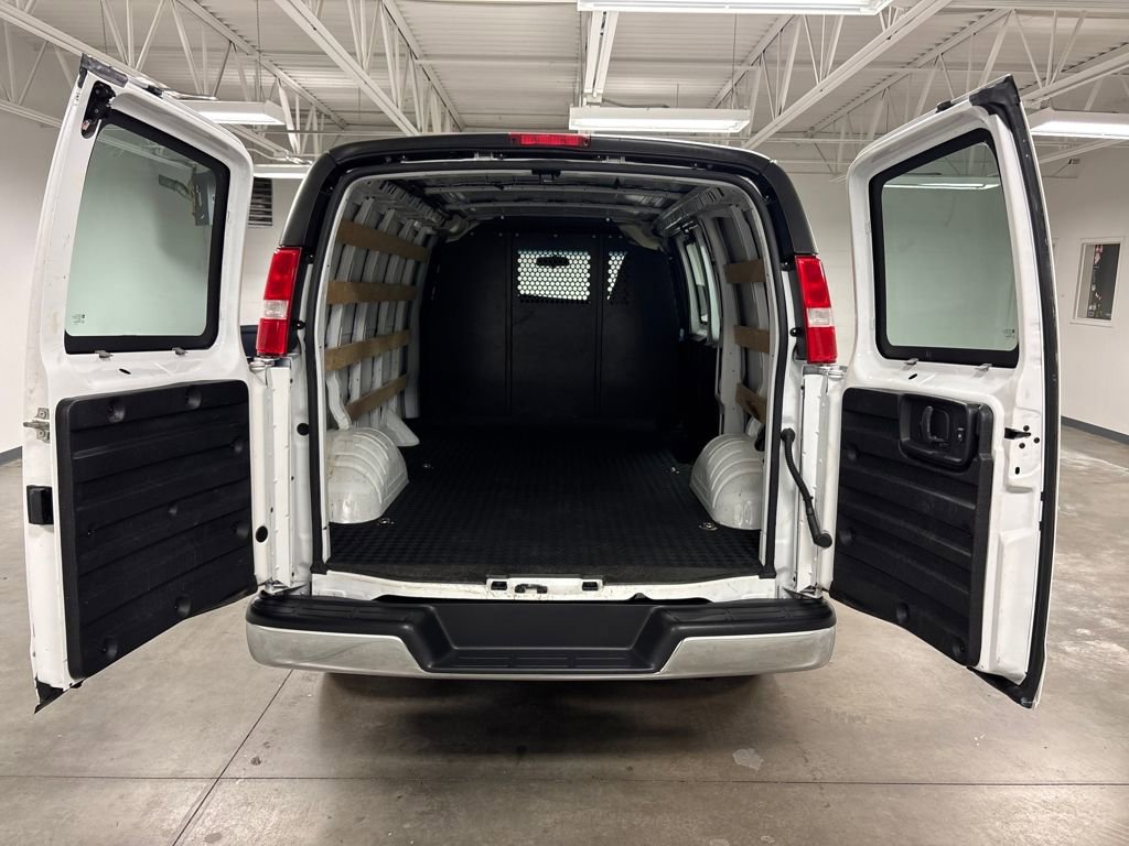 2023 Gmc Savana Cargo 2500 photo 11