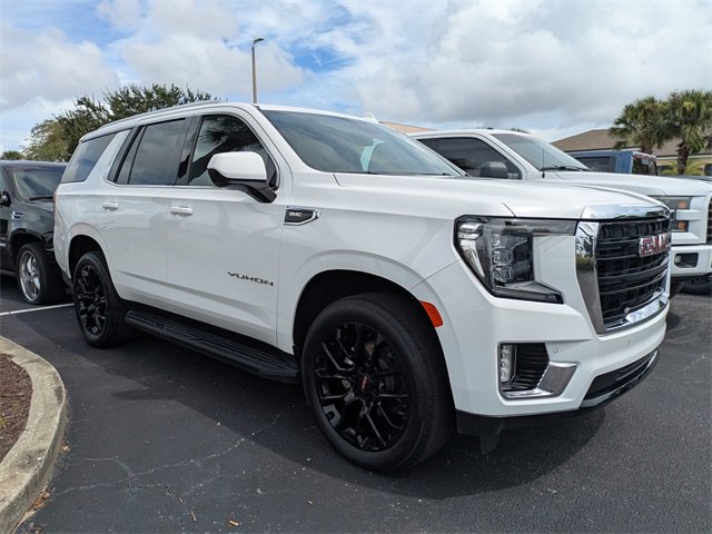 2023 Gmc Yukon SLE photo 4