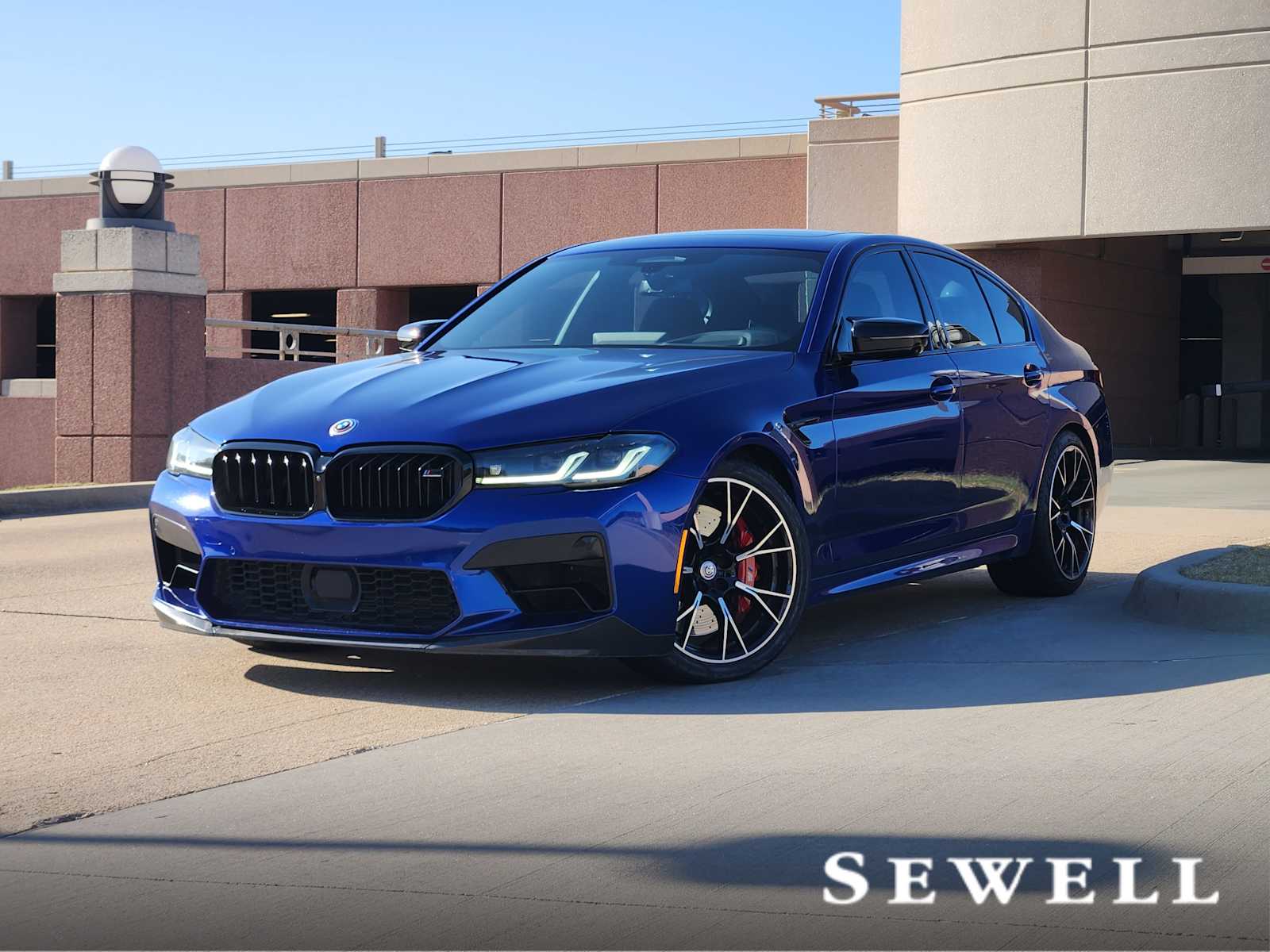 2023 BMW M5 Base's photo