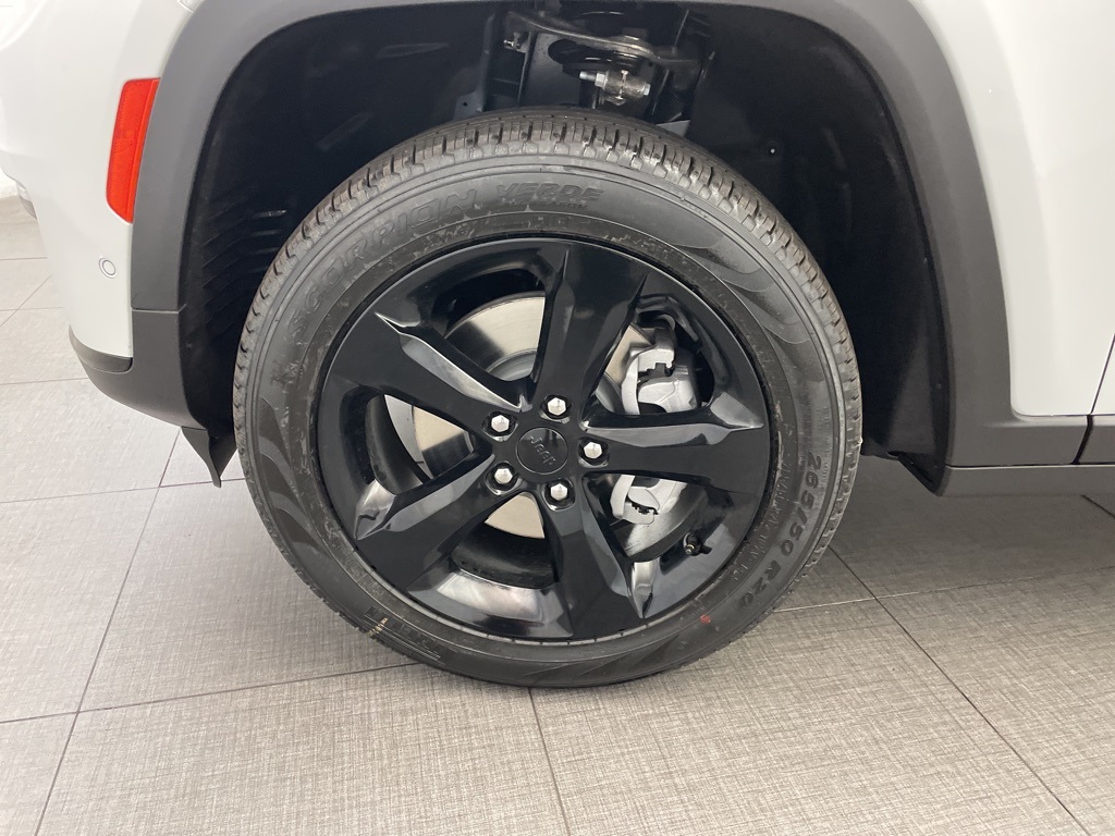 2025 Jeep Grand Cherokee Limited photo 6