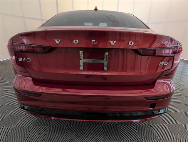 2023 Volvo S60 B5 Core photo 10