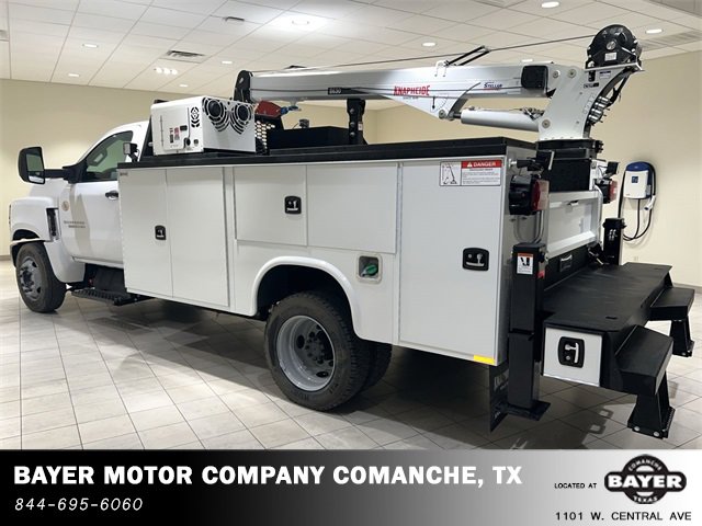 2023 Chevrolet Silverado 6500HD Work Truck photo 2