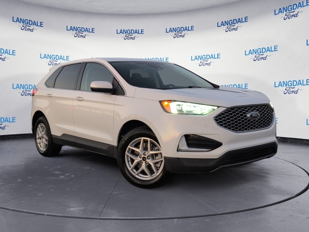 2023 Ford Edge SEL photo 2