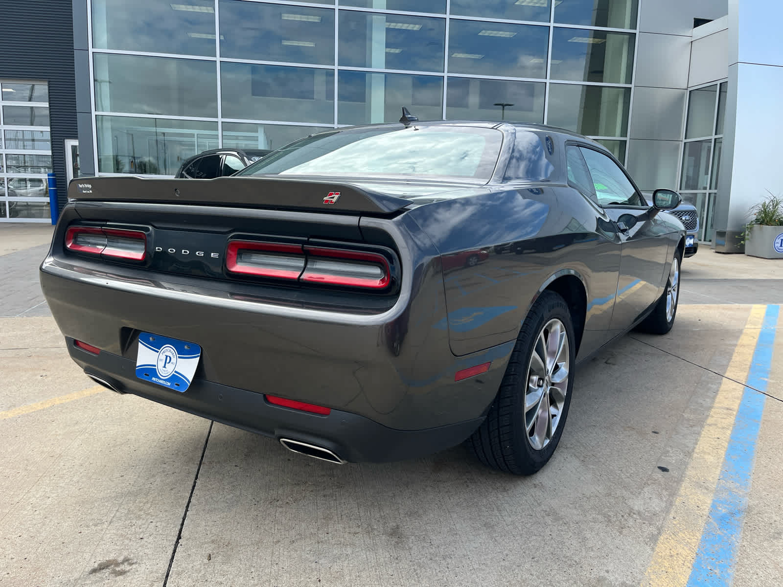 2021 Dodge Challenger SXT photo 4