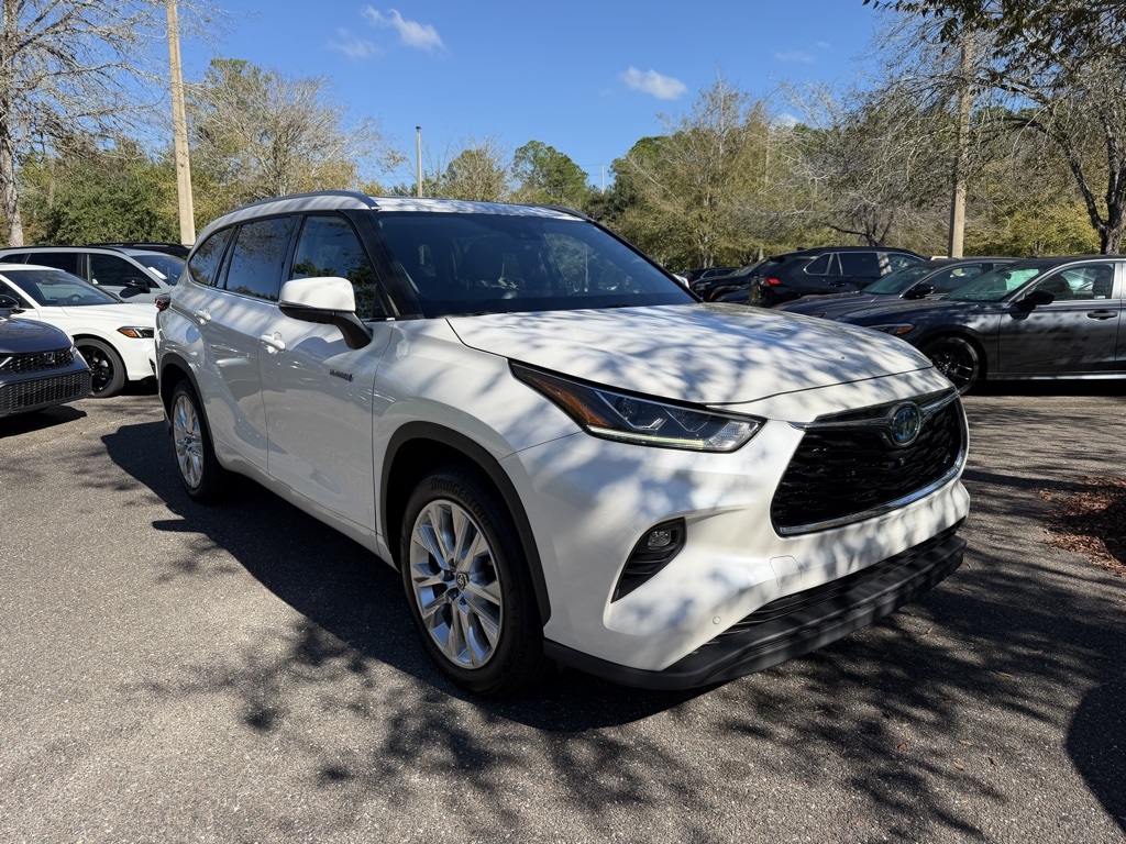 2021 Toyota Highlander Limited's photo