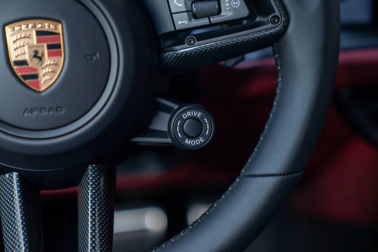 2025 Porsche Cayenne GTS photo 10