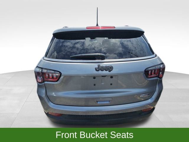 2022 Jeep Compass Latitude photo 5