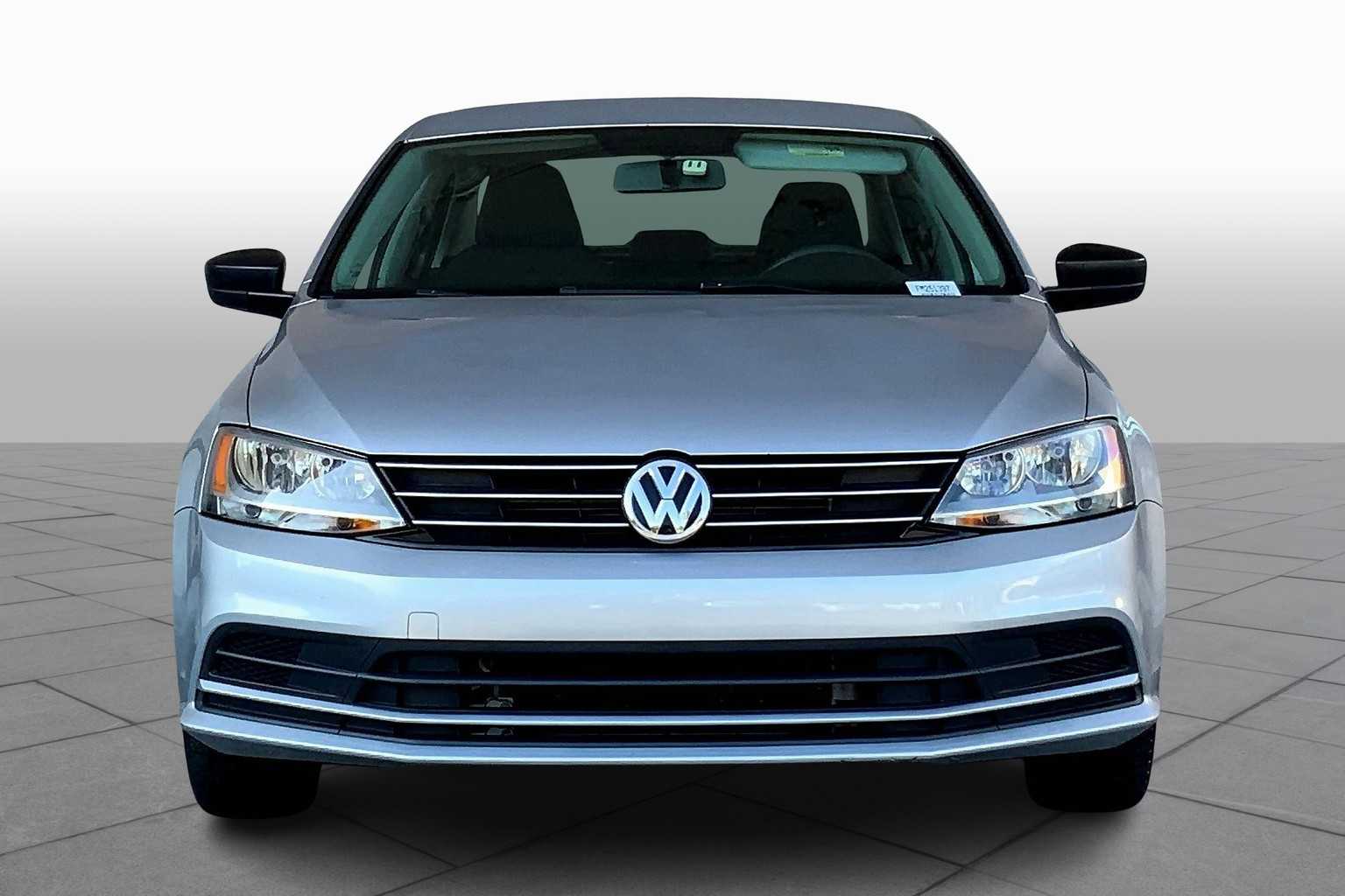 2015 Volkswagen Jetta 2.0 S photo 3