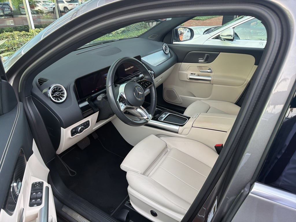 2025 Mercedes Benz GLA 250 photo 4