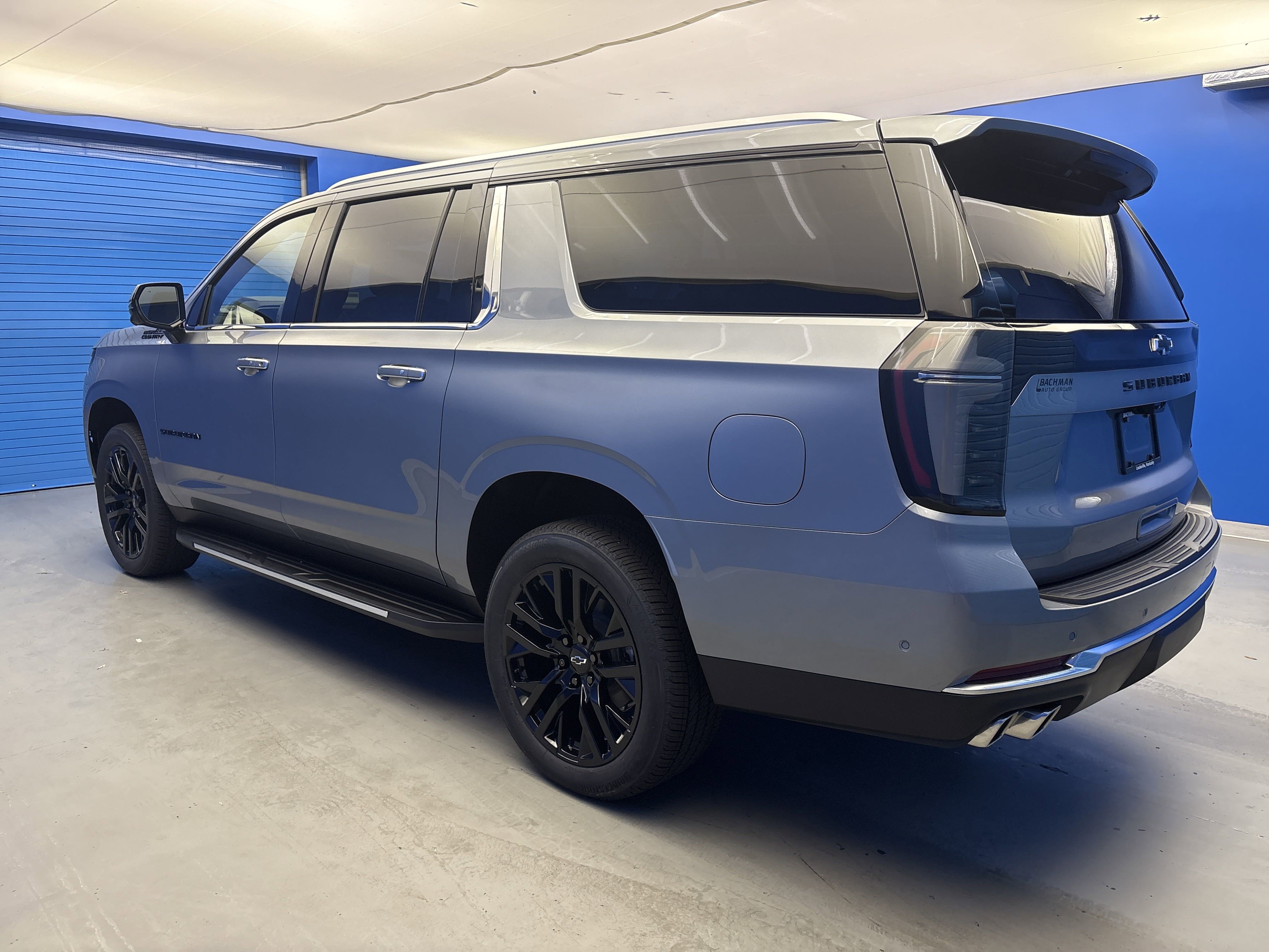 2025 Chevrolet Suburban High Country photo 3