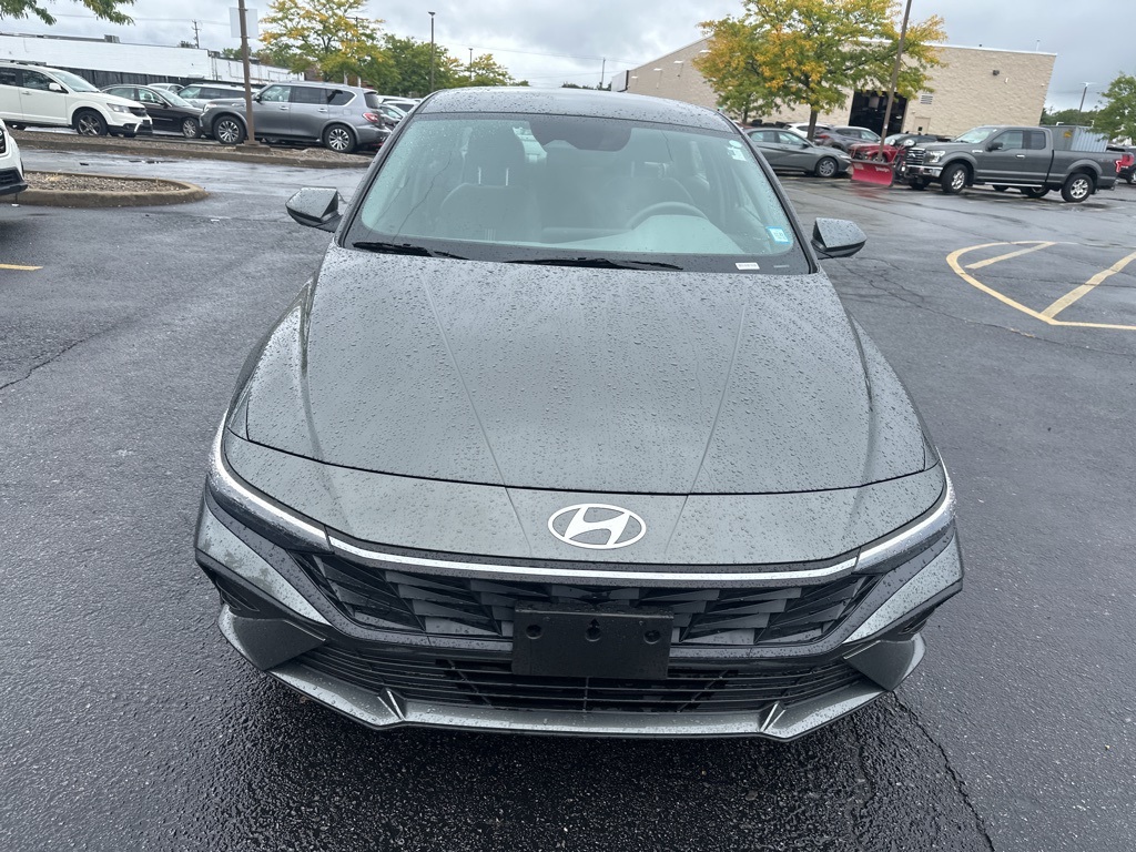 2024 Hyundai Elantra SEL photo 5