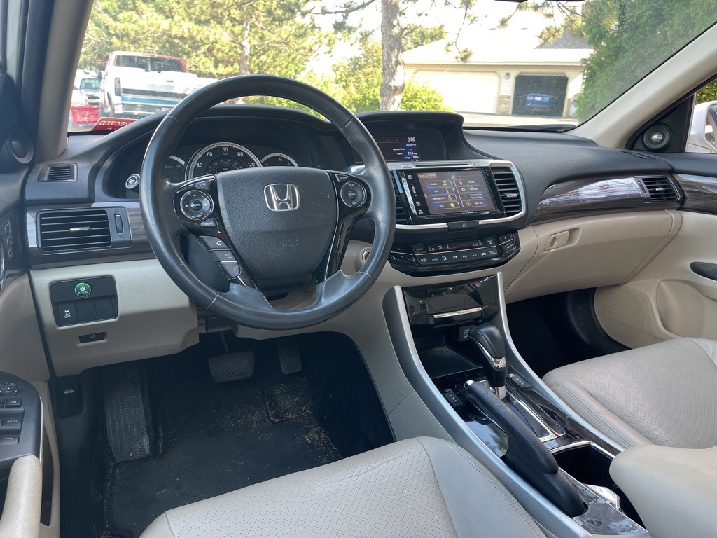 2016 Honda Accord EX-L photo 12