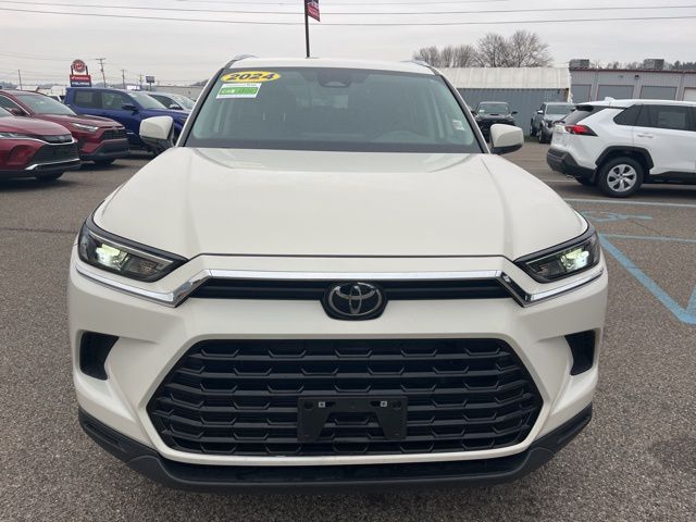 2024 Toyota Grand Highlander XLE photo 2