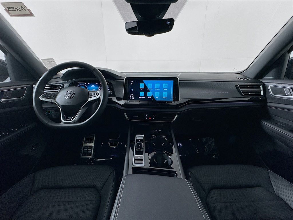 2025 Volkswagen Atlas Cross Sport SEL R-Line photo 6