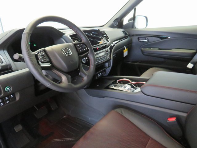 2025 Honda Ridgeline Black Edition photo 3