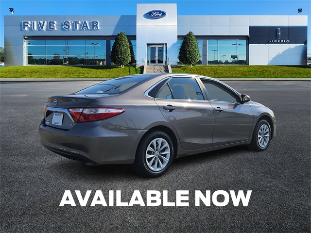 2017 Toyota Camry LE photo 7