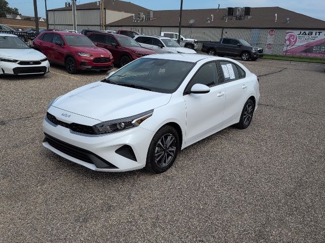 2024 Kia Forte LXS photo 11