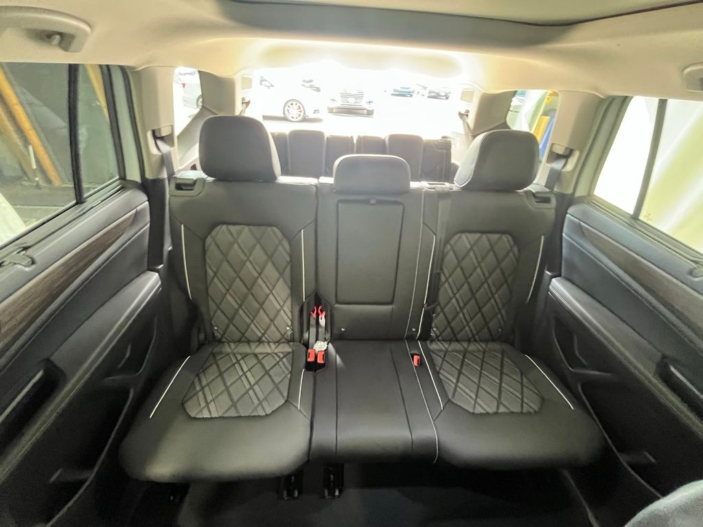 2025 Volkswagen Atlas SEL Premium R-Line photo 23